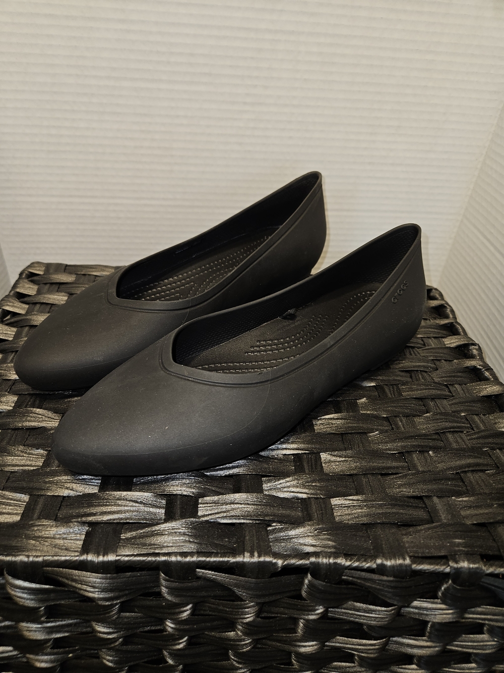 CROCS Women's Matte Black Slip-On Ballet Flats